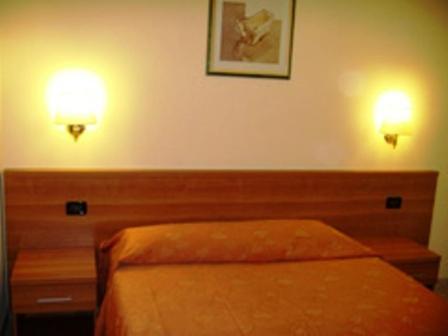 Privato Simone * Rom